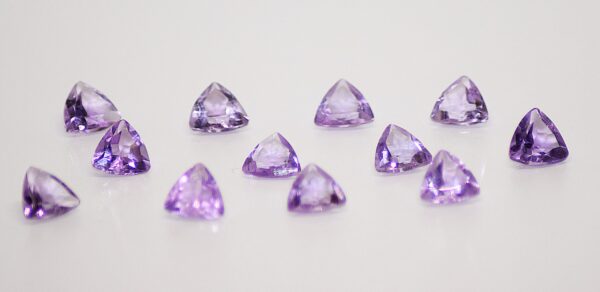 Amethyst, Light Purple Trillion Boxed Set  – 12 Pieces, 17.4 Carats - Image 3
