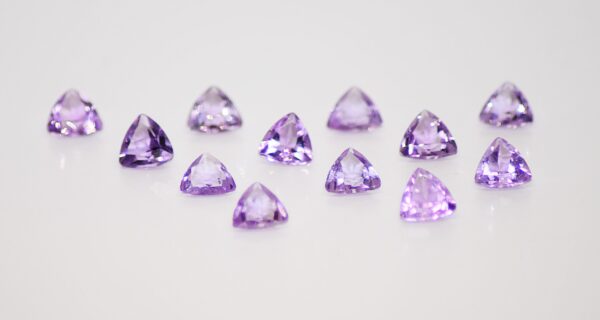 Amethyst, Light Purple Trillion Boxed Set  – 12 Pieces, 17.4 Carats - Image 4