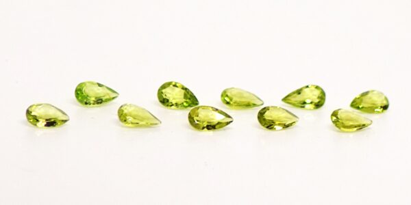 Peridot: Green Fire Boxed Set – 10 Pieces, 7.8 Carats - Image 3