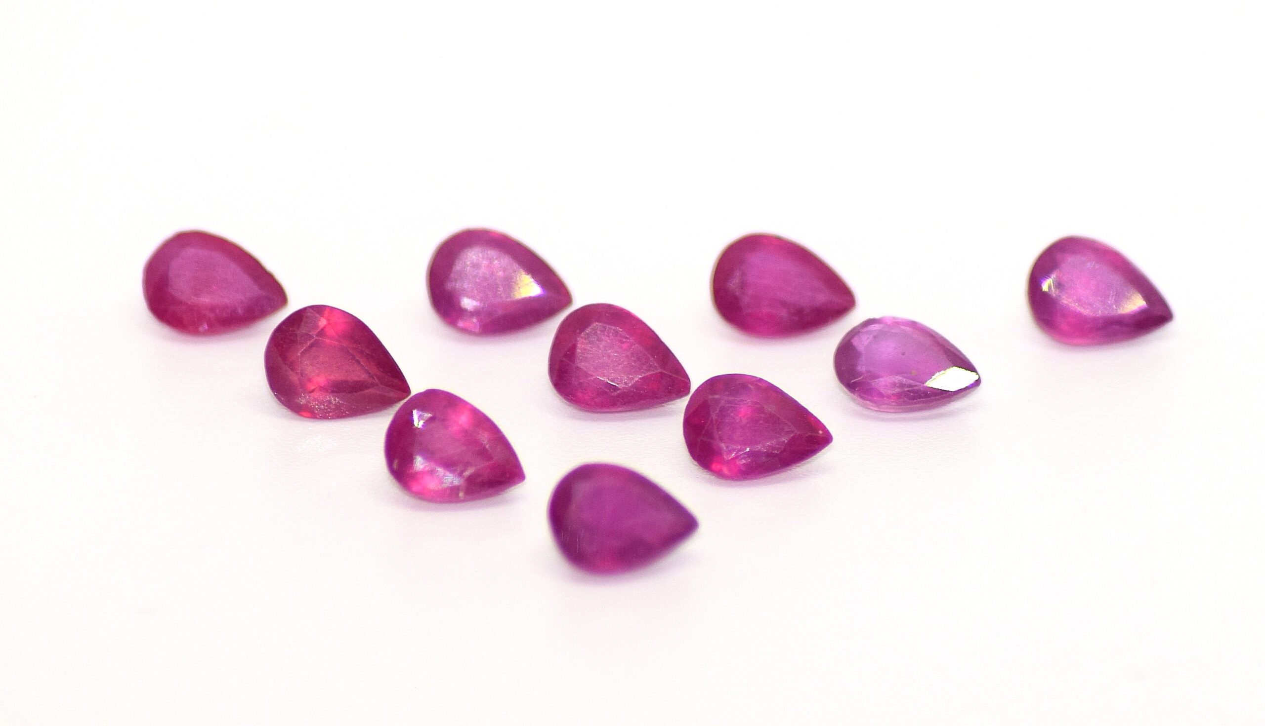 Rubies, UV Active Drop Gemstones Box Set – 10 Pieces, 16.6 Carats - Image 2