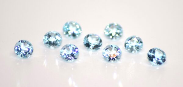 Topaz, Brilliant Blue Round Gemstone Lot – 9 Pieces 13.9 Carats - Image 2