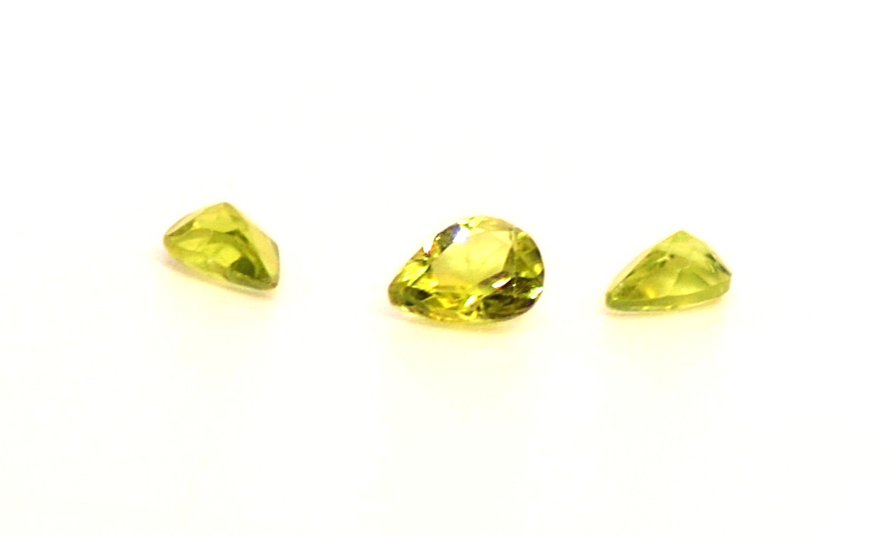 Garnet & Peridot Fusion Gem Set – 7 Pieces, 6.2 Carats - Image 3