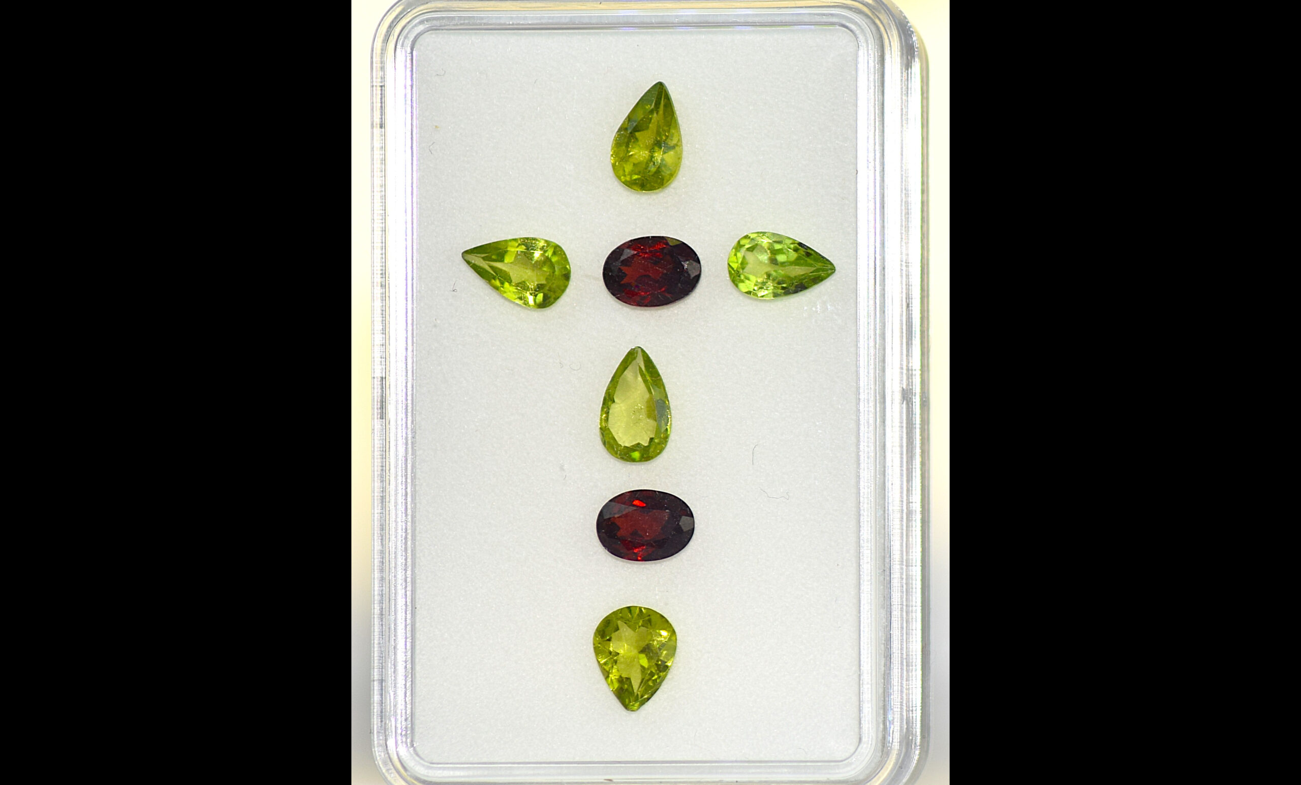 Garnet & Peridot Fusion Gem Set – 7 Pieces, 6.2 Carats