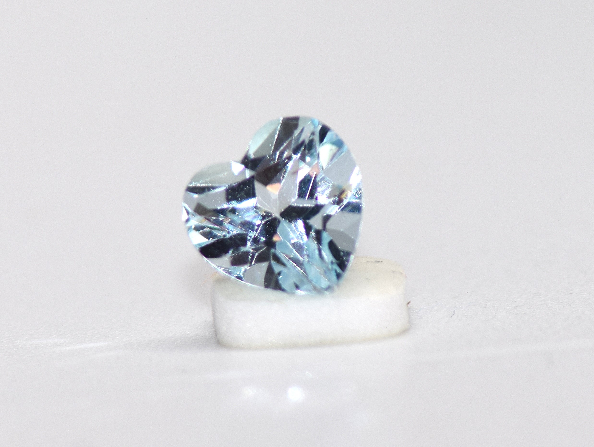 Topaz, Brilliant Intense Blue Heart-Shaped Gem – 1.04 Carats - Image 4