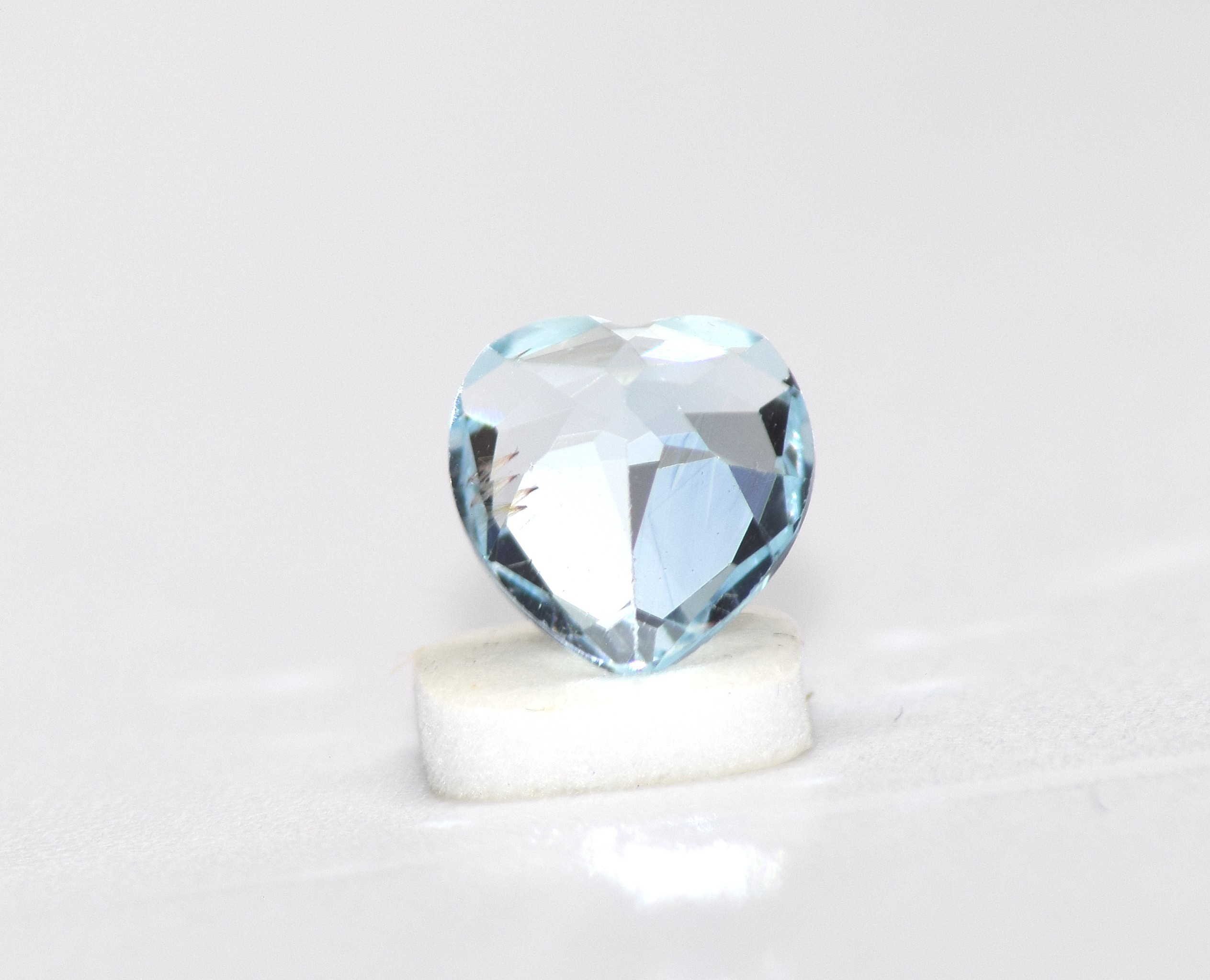 Topaz, Brilliant Intense Blue Heart-Shaped Gem – 1.04 Carats - Image 5