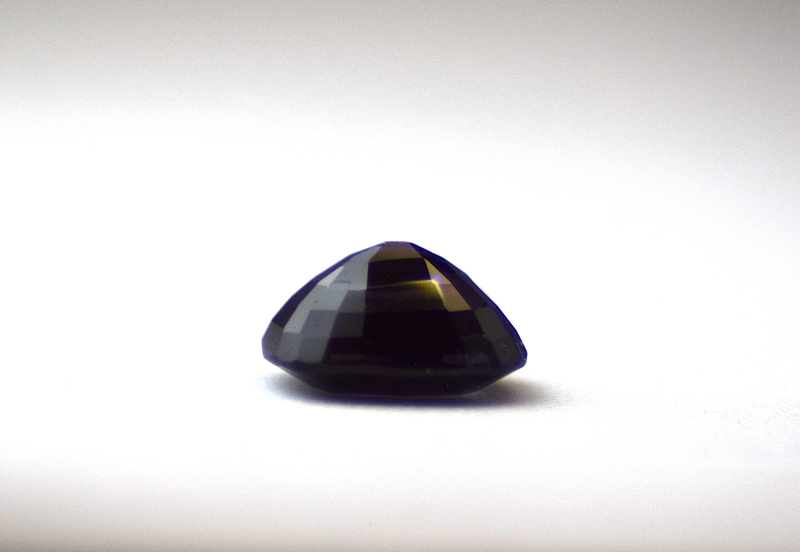 Spinel, Grayish Purple Cushion Cut Gem – 2.87 Carats (Certified) - Image 4