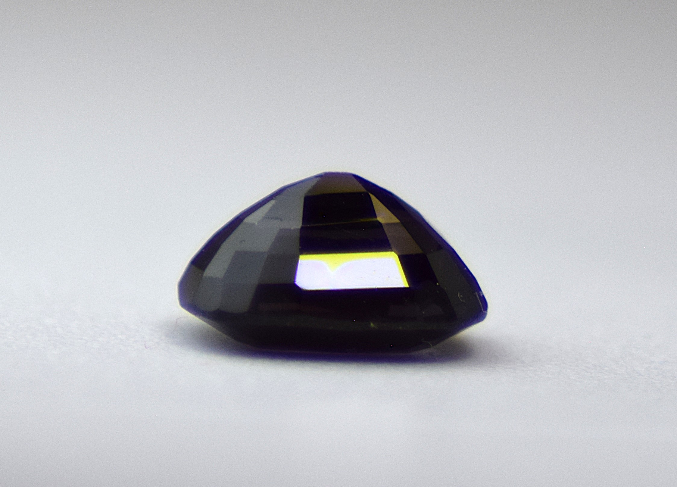 Spinel, Grayish Purple Cushion Cut Gem – 2.87 Carats (Certified) - Image 5