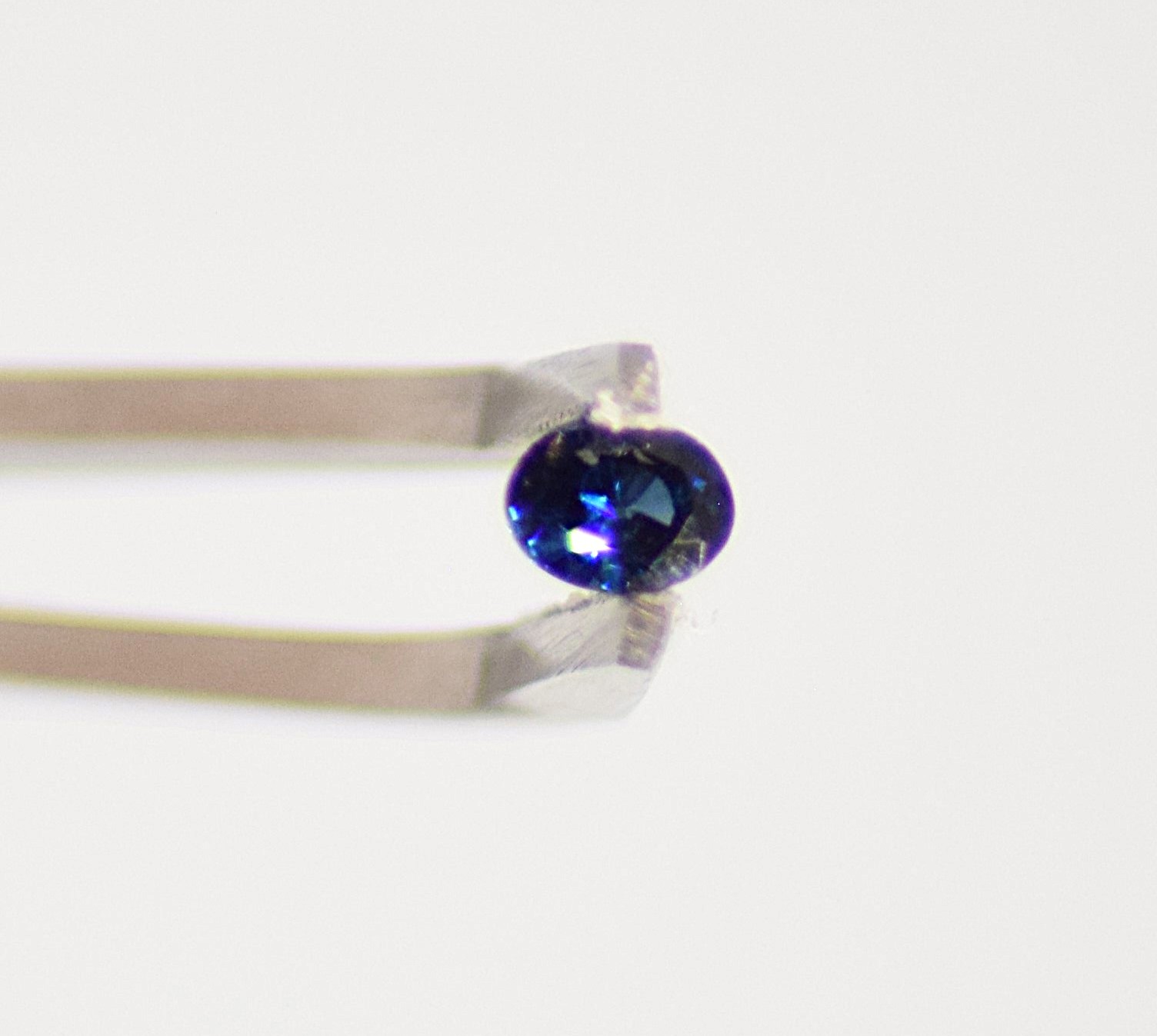 Sapphire Vivid Blue Oval Mixed Cut Gemstones – 2 Pieces 0.84 Carat - Image 2