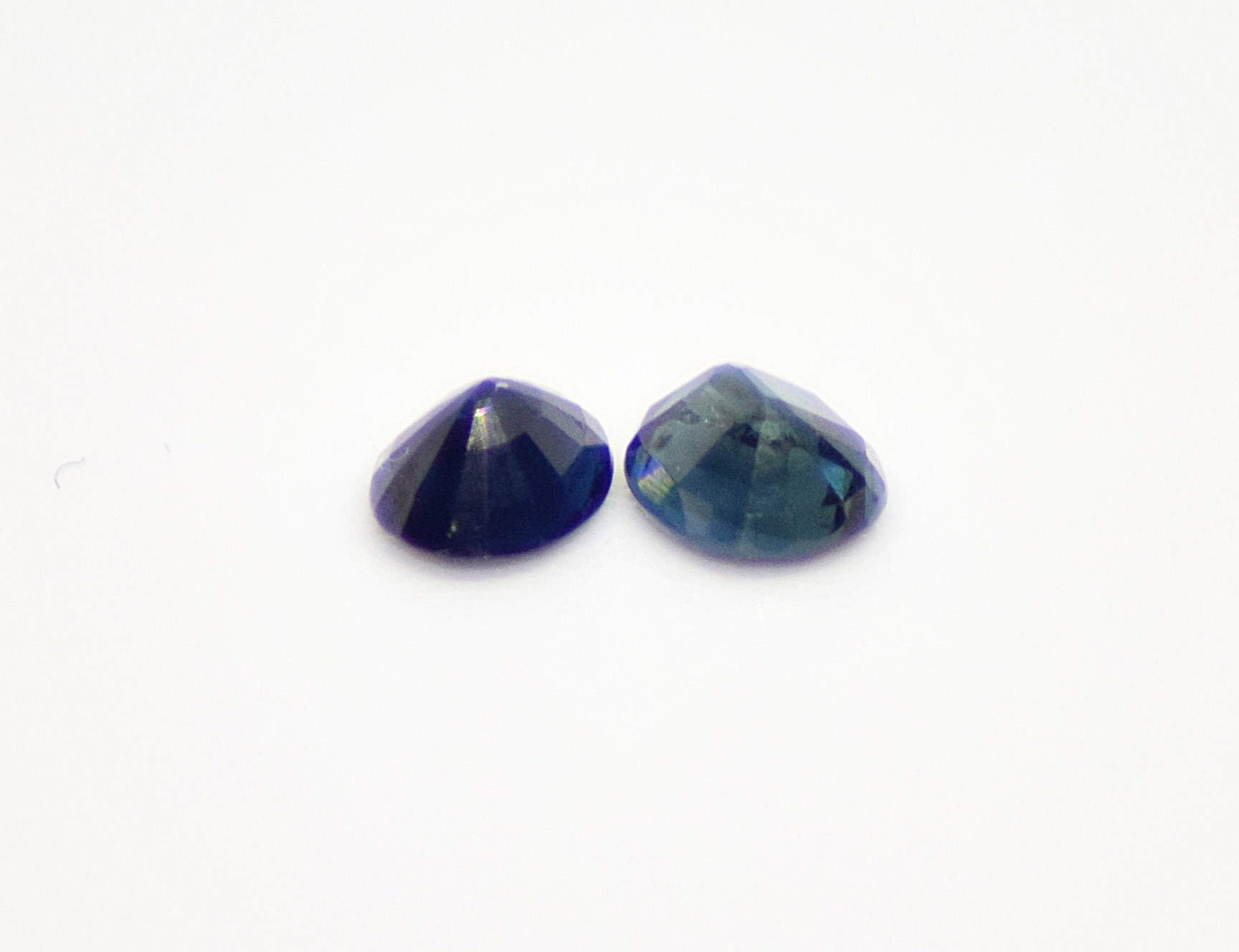 Sapphire Vivid Blue Oval Mixed Cut Gemstones – 2 Pieces 0.84 Carat - Image 5