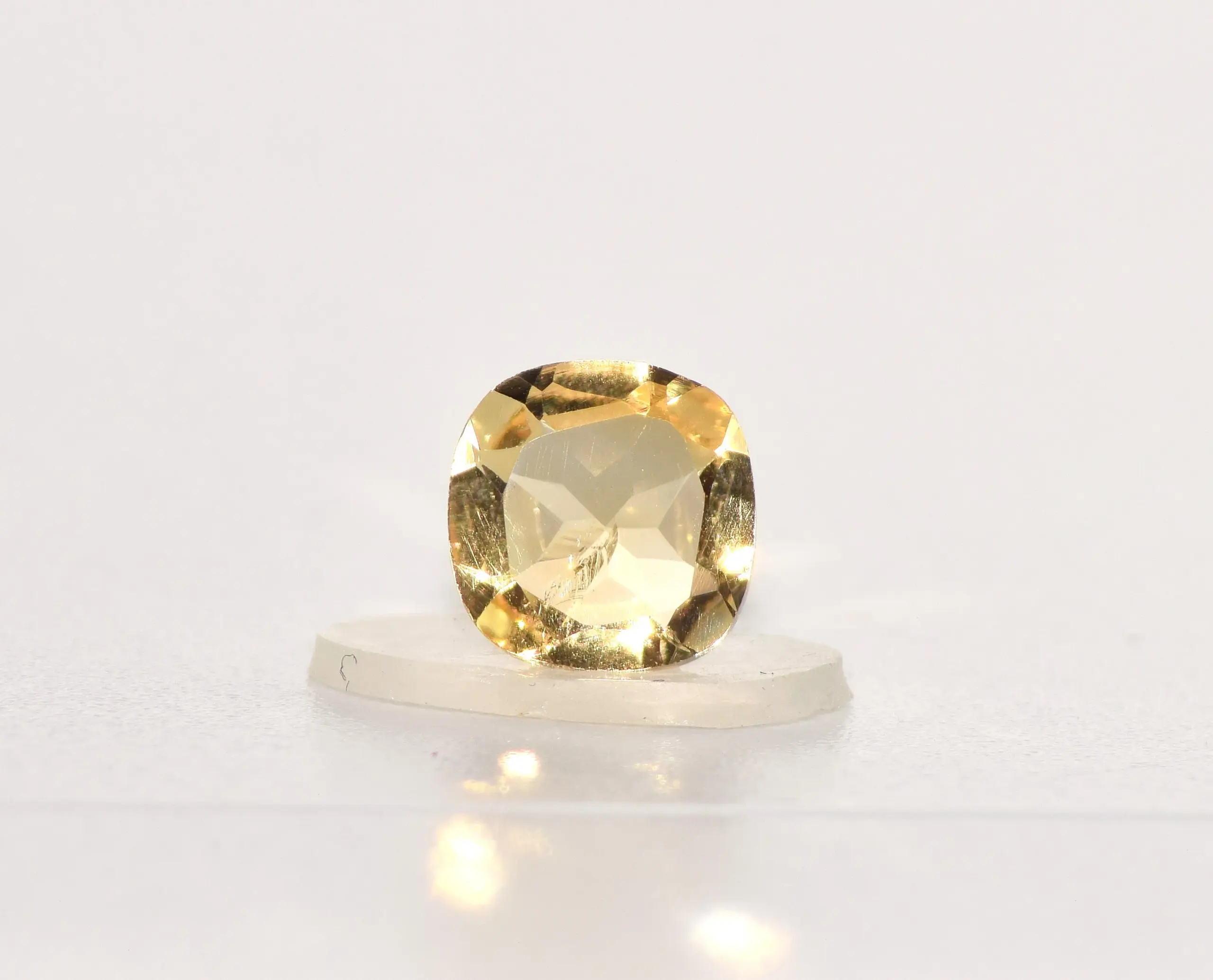 Citrine, Sparkling Yellow Cushion Box – 15 Pieces, 19 Carats - Image 2