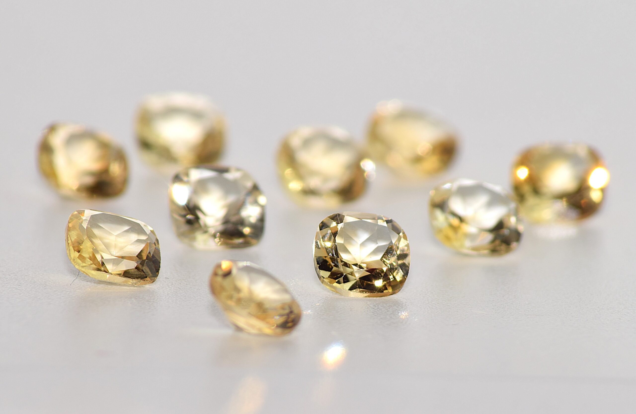 Citrine, Sparkling Yellow Cushion Box – 10 Pieces, 13 Carats - Image 2