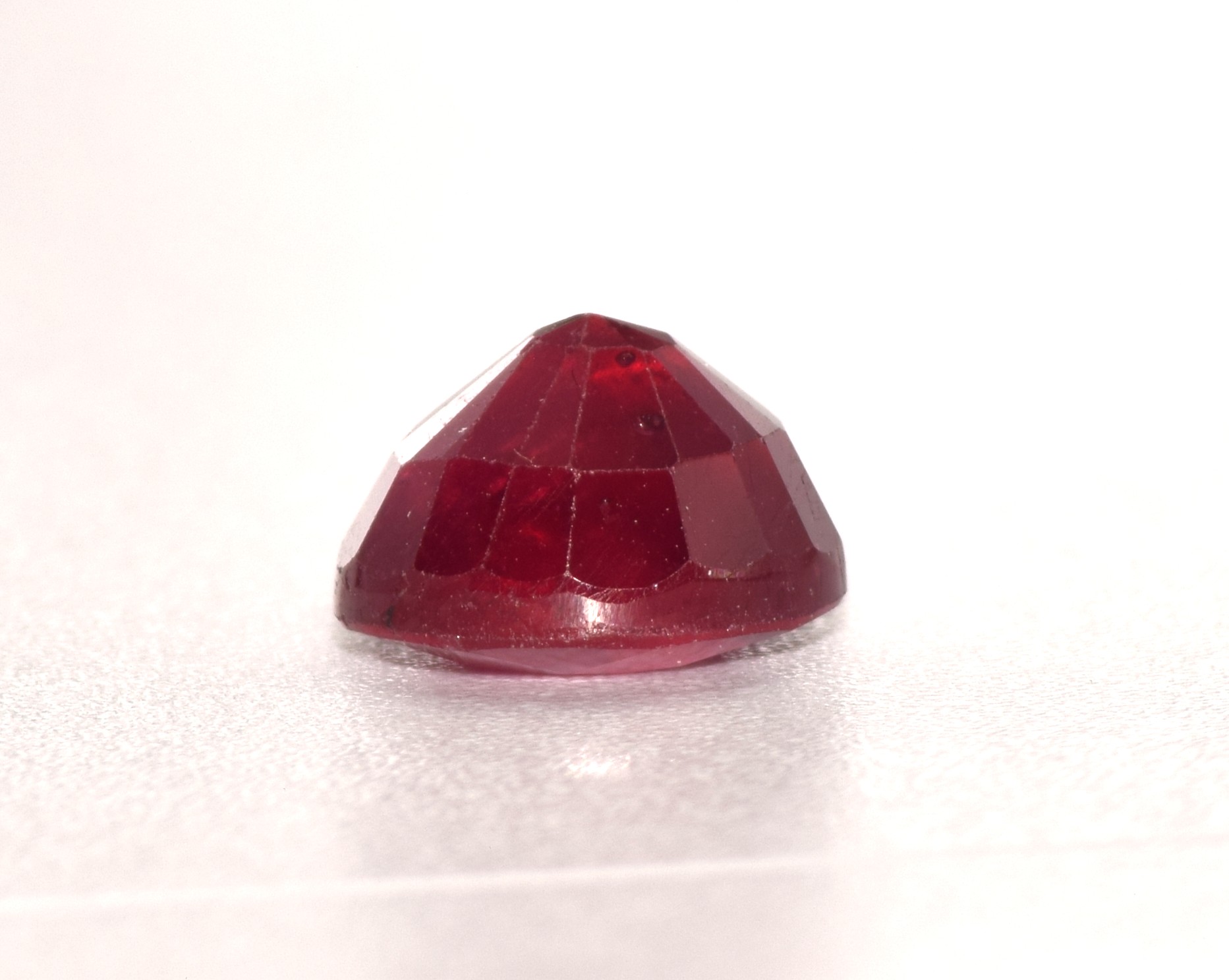 Ruby, Vivid Red Mozambique Round Cut – 5.20 Carats - Image 4