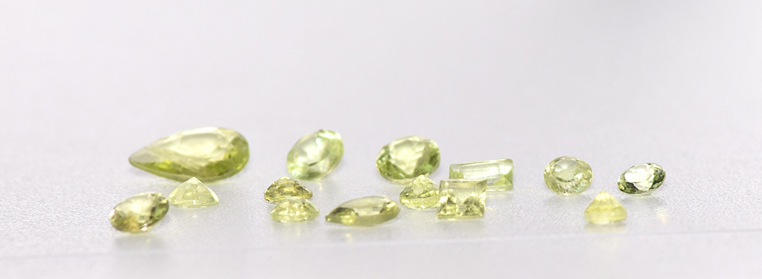 Peridot, Radiant Green Gem Set – 14 Pieces, 2.7 Carats - Image 2