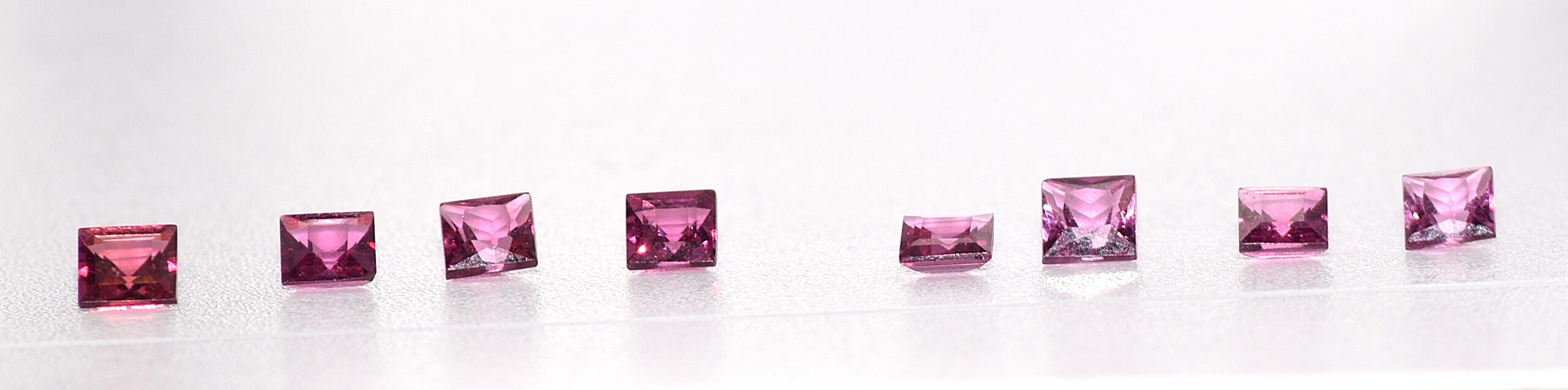 Garnet Gem Set, Velvety Purple Red – 8 Pieces, 2.32 Carats - Image 2