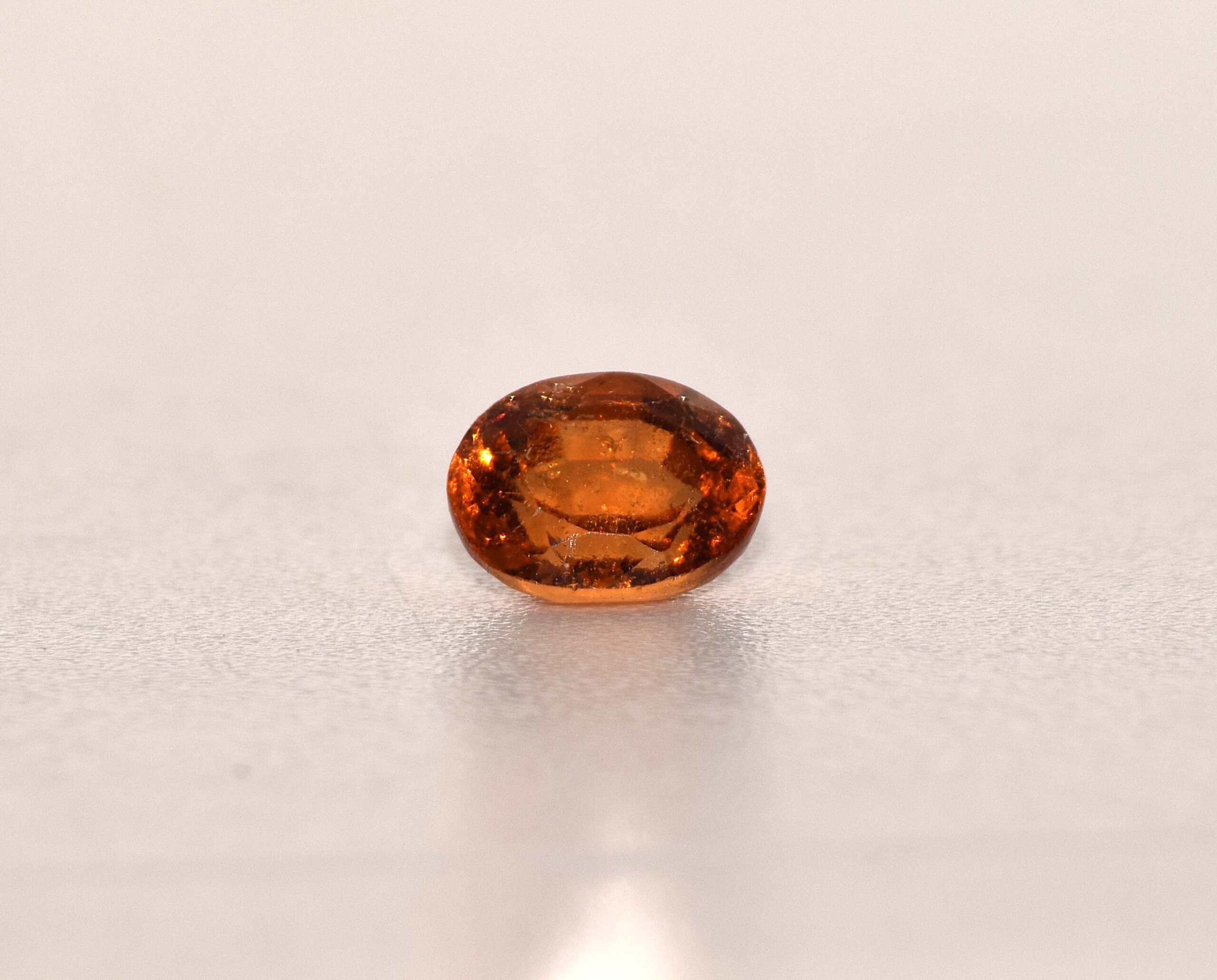 Garnet, Radiant Red-Orange Oval Gemstone – 1.22 Carats - Image 4
