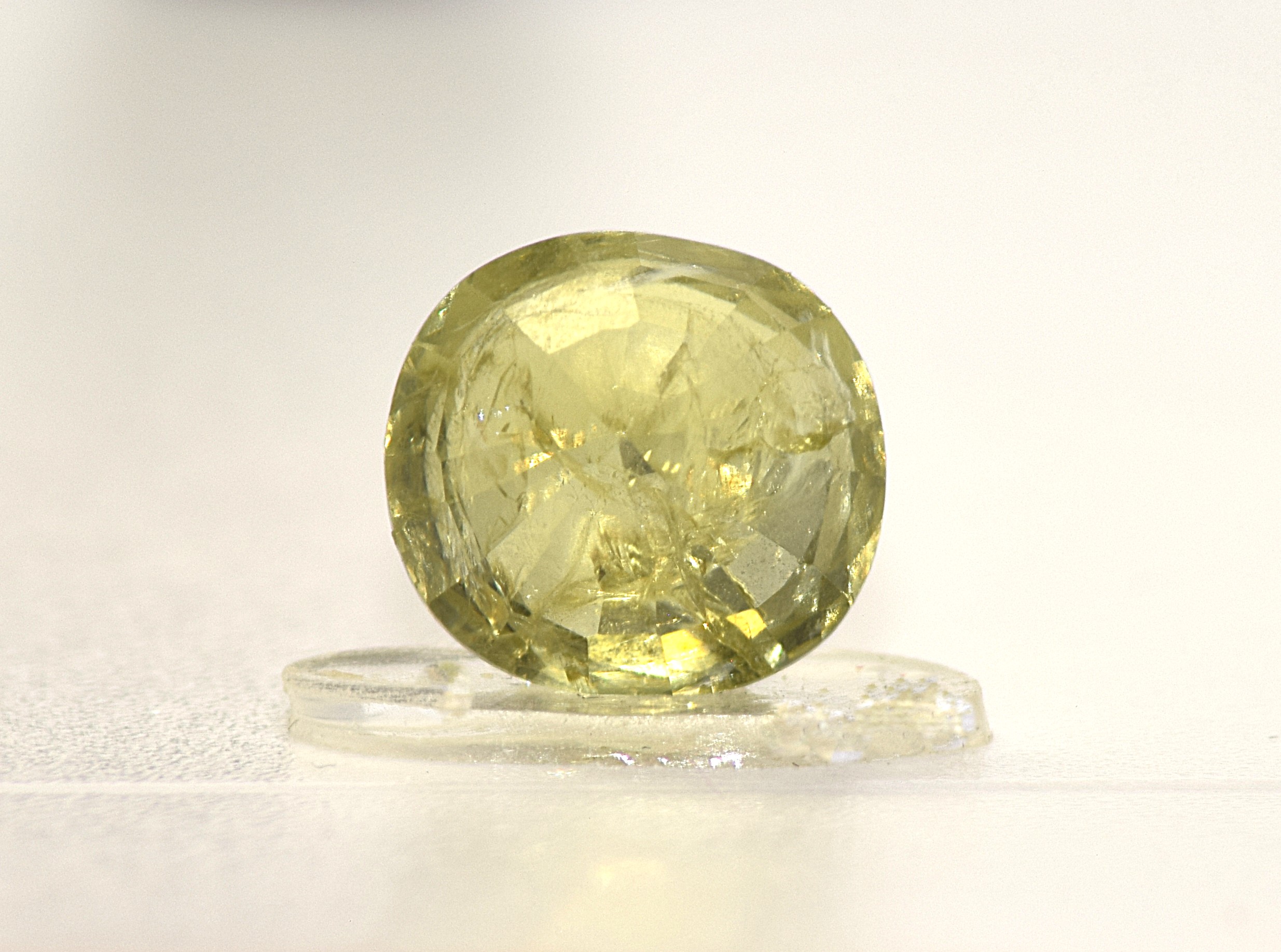 Garnet, Greenish Yellow Mali Gemstone – 4.28 Carats - Image 3