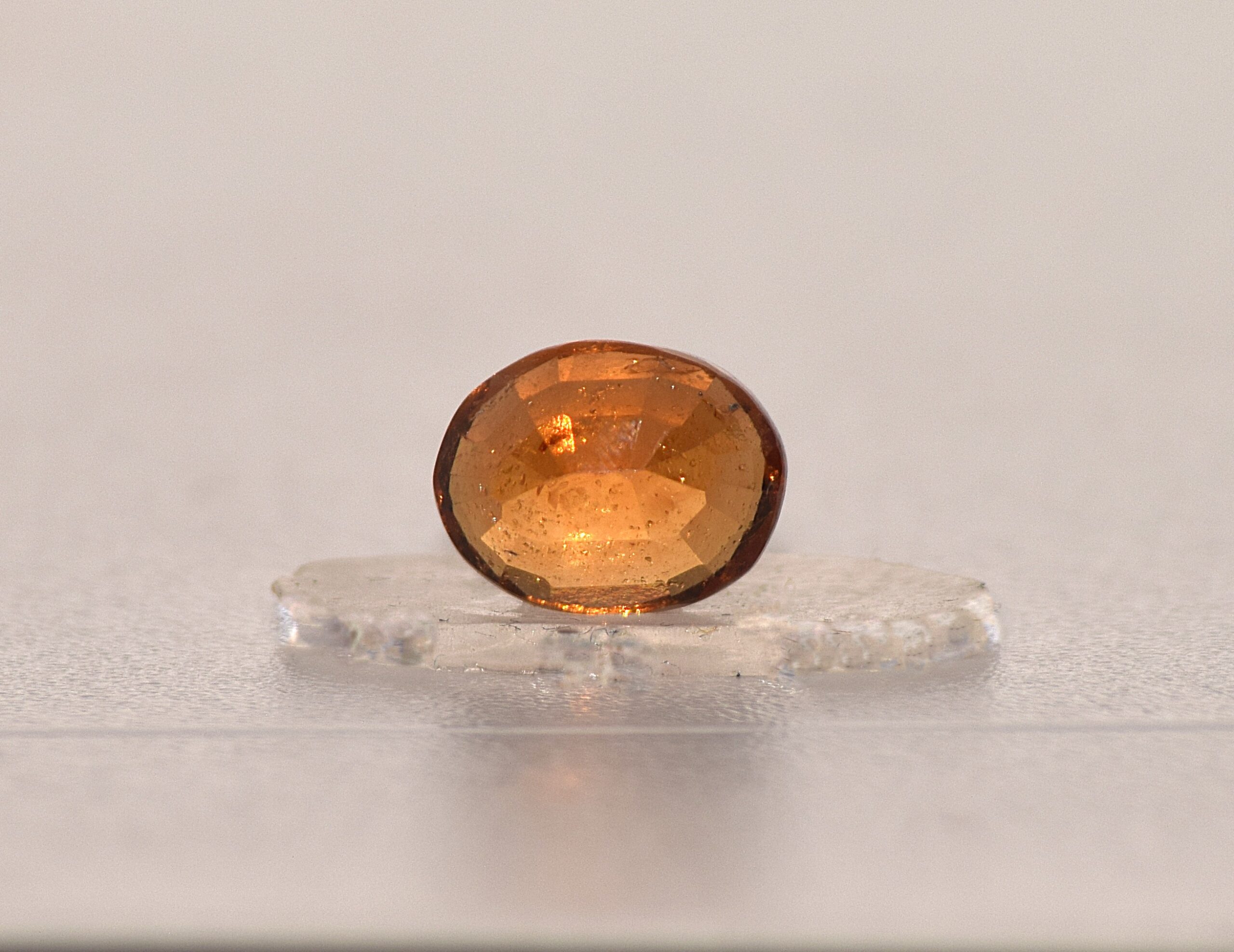 Garnet, Radiant Red-Orange Oval Gemstone – 1.22 Carats - Image 2
