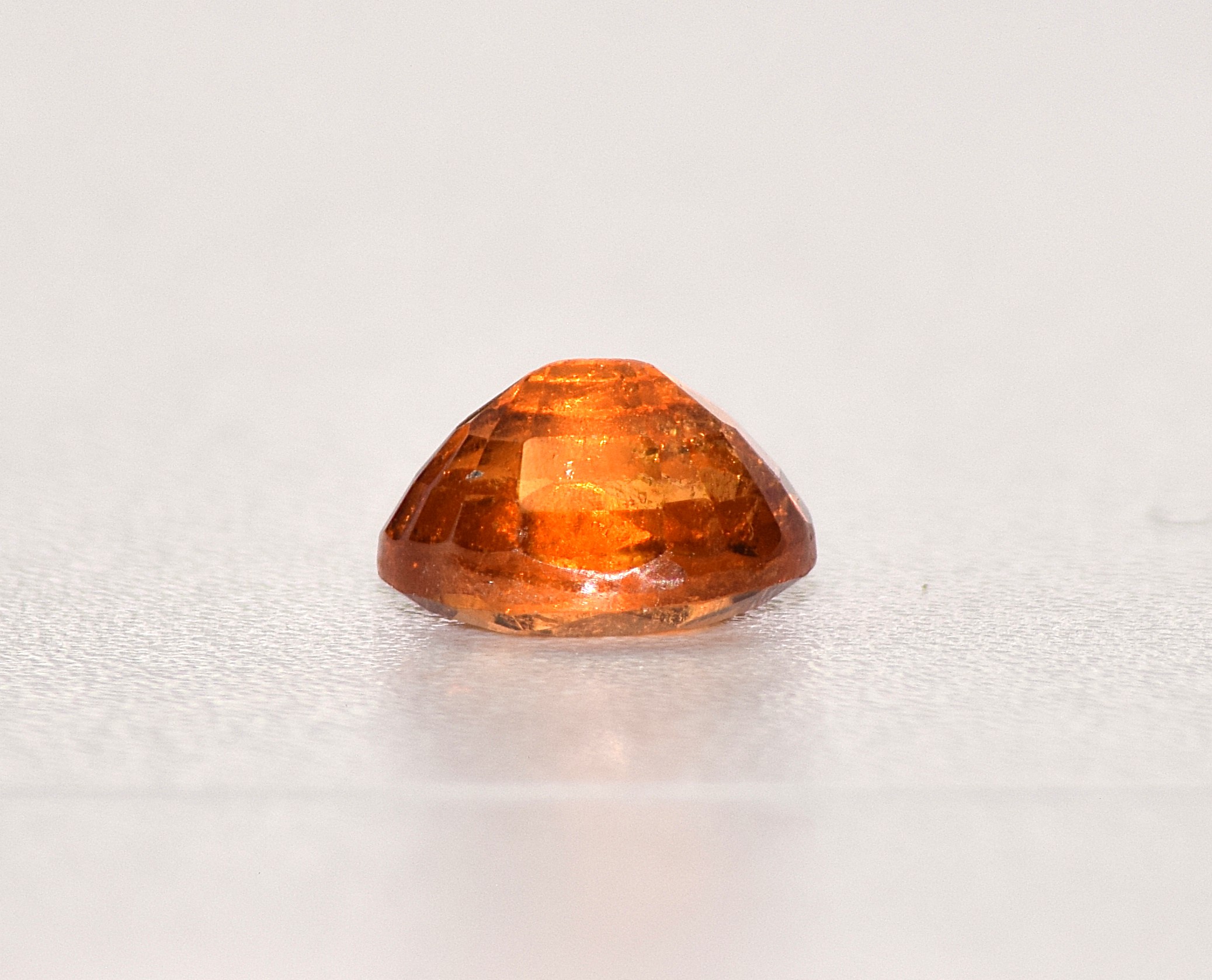 Garnet, Radiant Red-Orange Oval Gemstone – 1.22 Carats - Image 3
