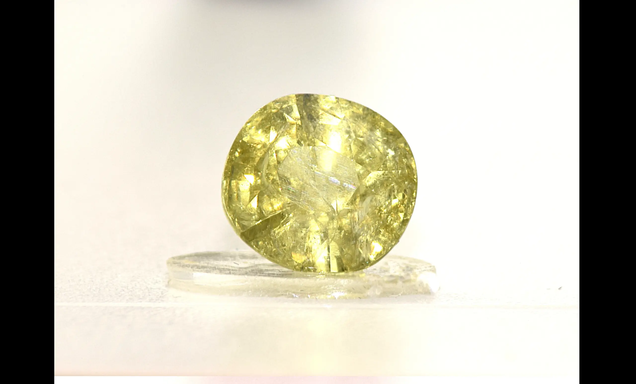 Garnet, Greenish Yellow Mali Gemstone – 4.28 Carats
