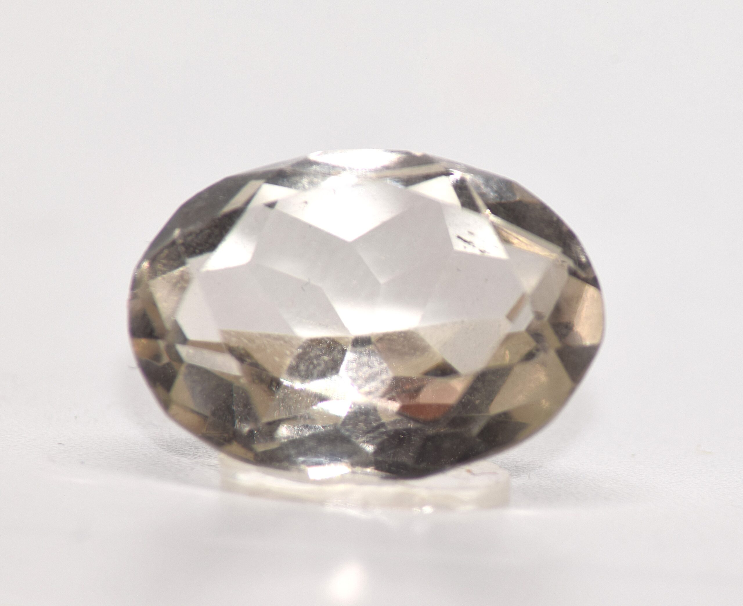 Quartz, Colorless Oval Faceted Gemstone – 16.31 Carats - Image 2
