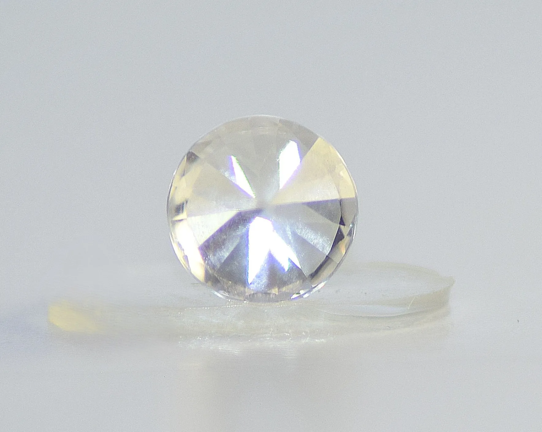 Zircon, White Round Cut Gemstone – 1.38 Carats - Image 3