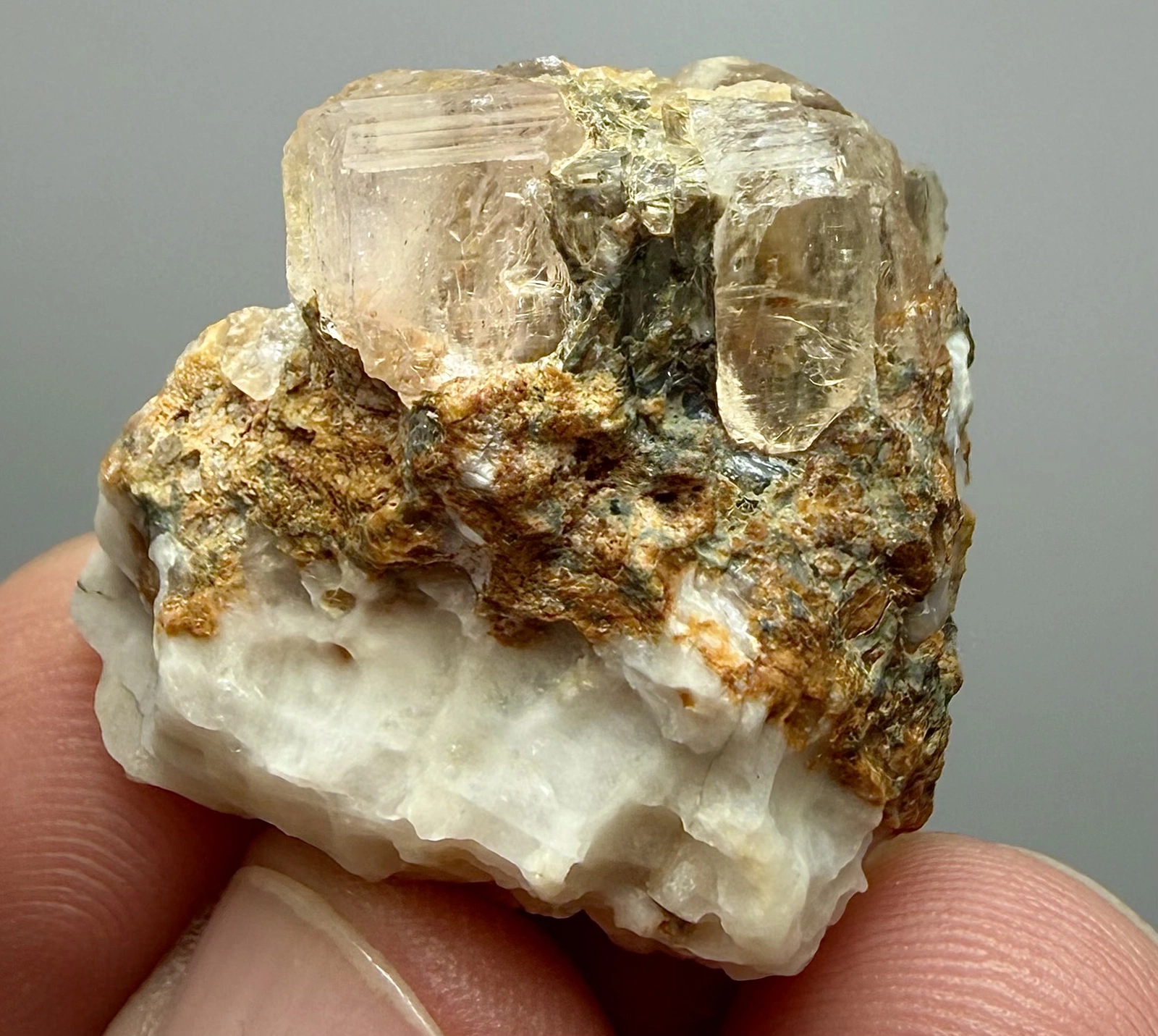Topaz, Natural Pink Crystal on Matrix – 30 × 26 × 20 mm - Image 2