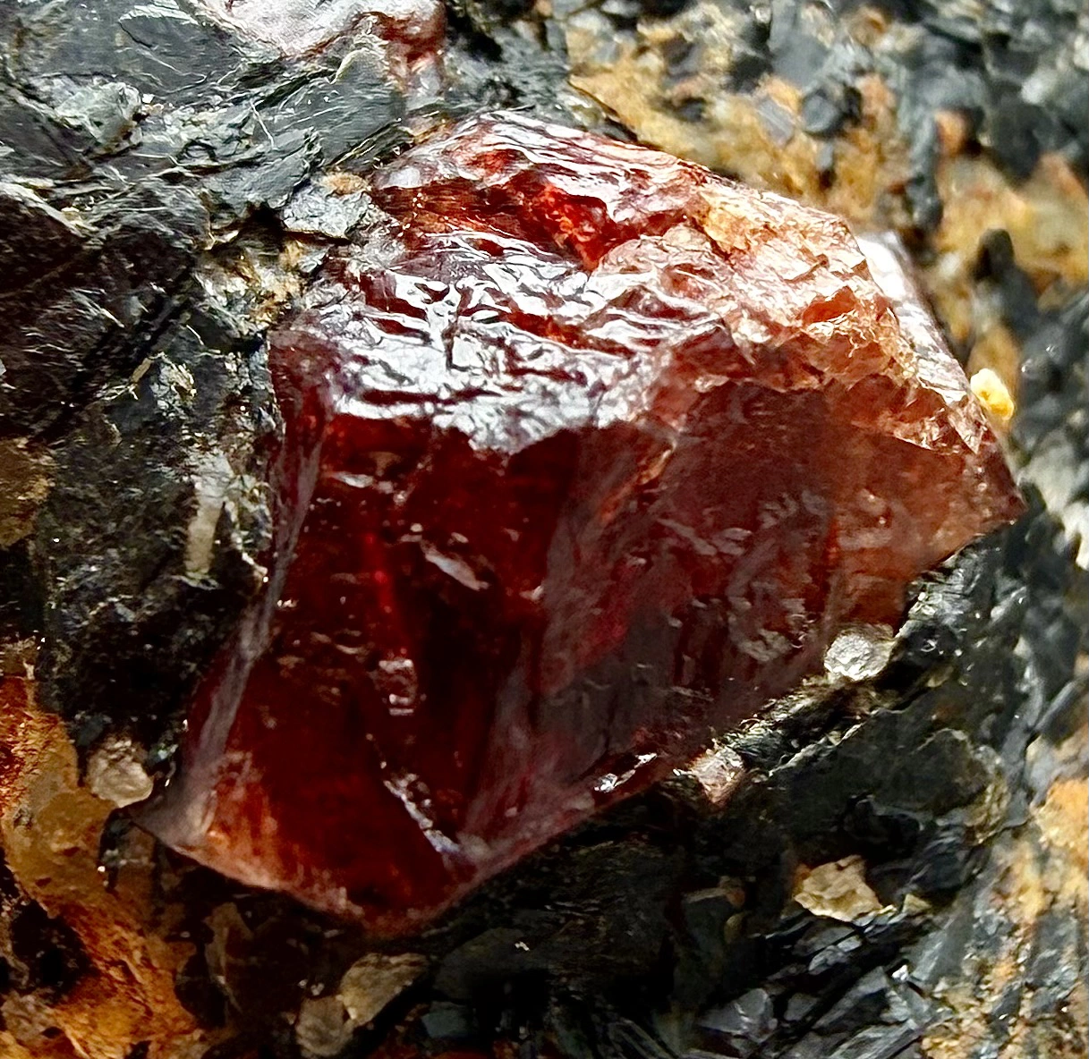Zircon Crystal on Matrix – Reddish Crystal, 36 × 31 × 11 mm - Image 6