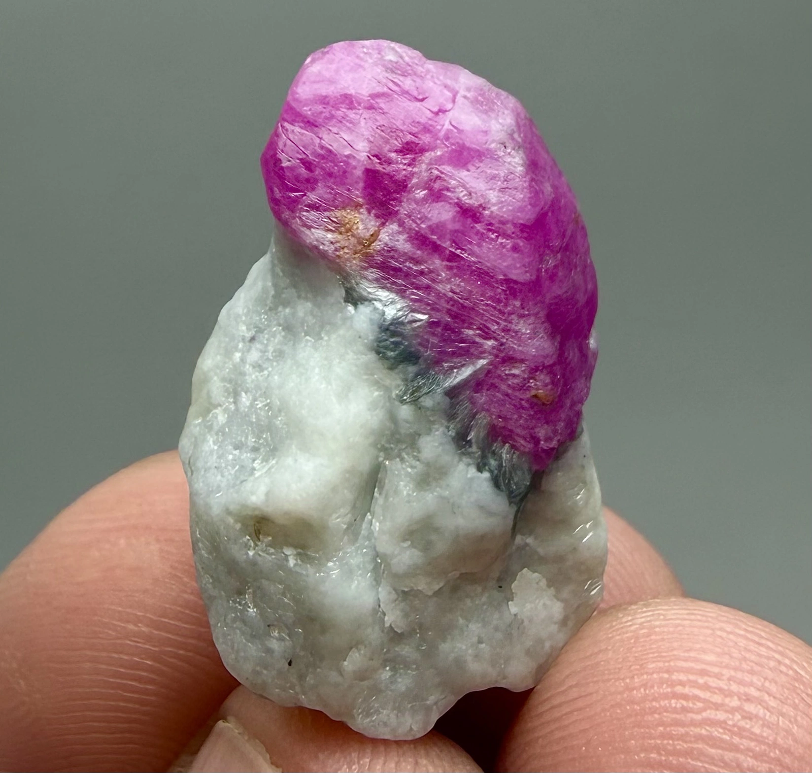 Ruby Crystal on Calcite Matrix – 25 × 18 × 15 mm - Image 4