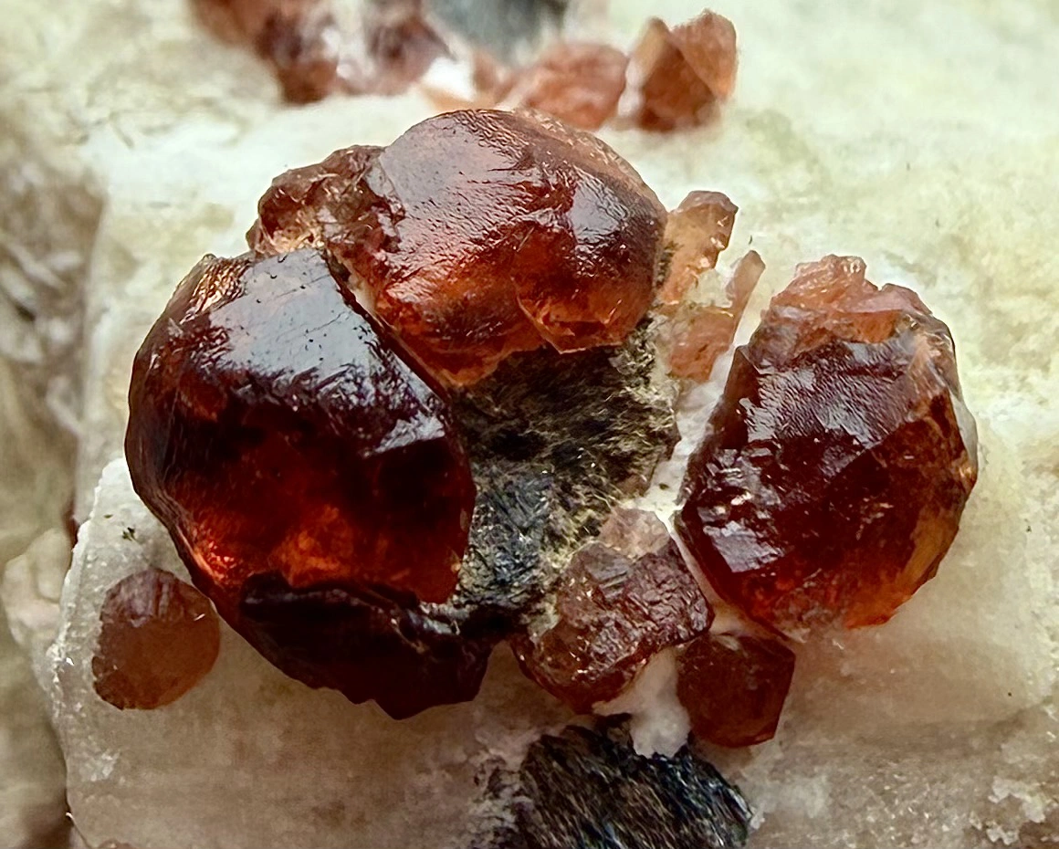 Spessartine Garnet Crystal on Matrix – 36 × 33 × 31 mm - Image 4