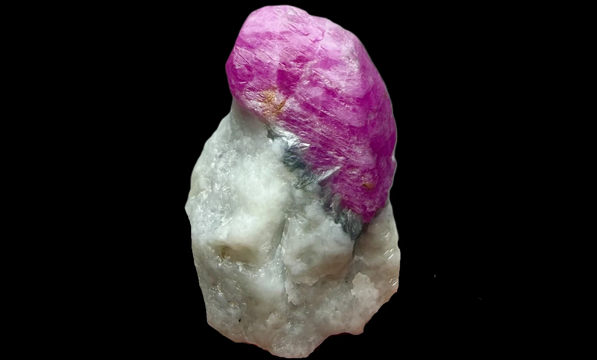 Ruby Crystal on Calcite Matrix – 25 × 18 × 15 mm