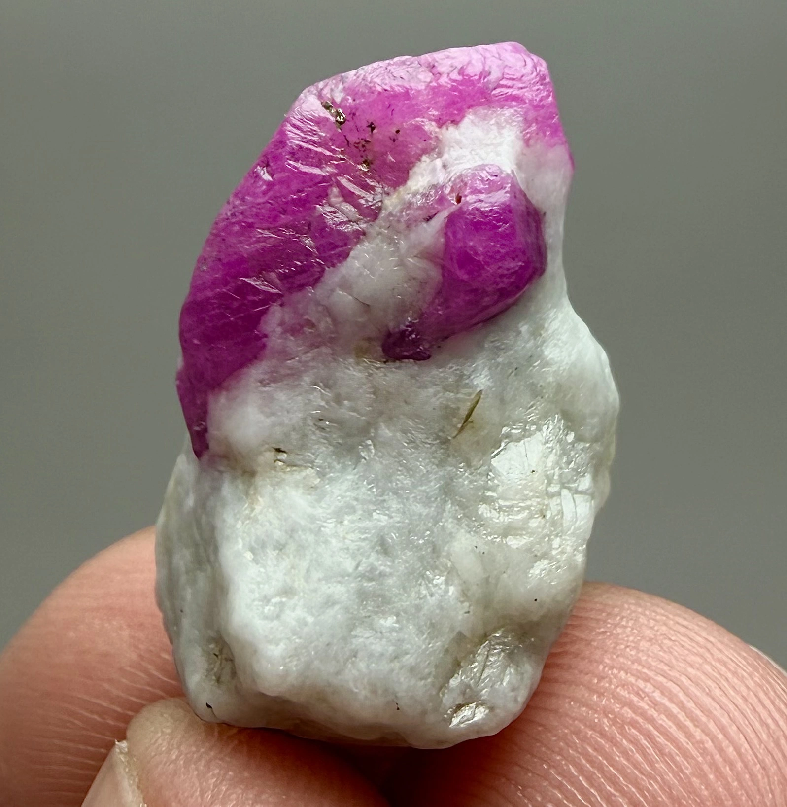 Ruby Crystal on Calcite Matrix – 25 × 18 × 15 mm - Image 6