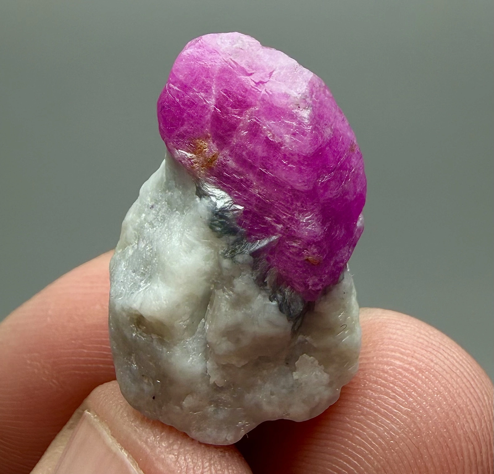 Ruby Crystal on Calcite Matrix – 25 × 18 × 15 mm - Image 8