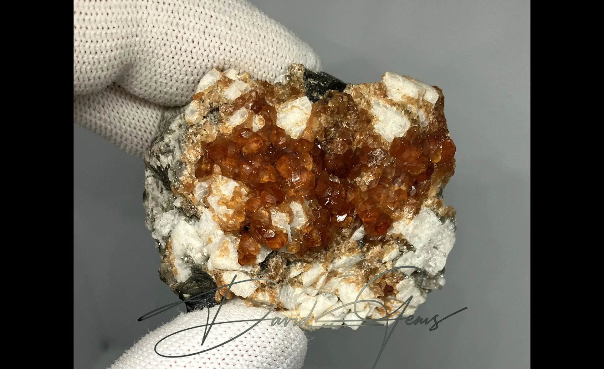 Spessartine Garnet Crystal on Matrix – 49 × 38 × 22 mm - Image 5