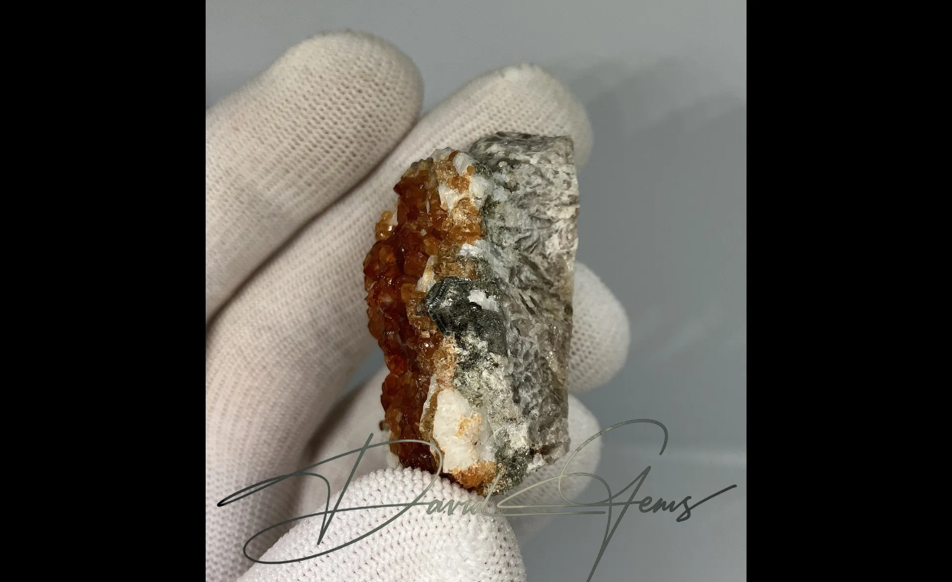 Spessartine Garnet Crystal on Matrix – 49 × 38 × 22 mm - Image 7