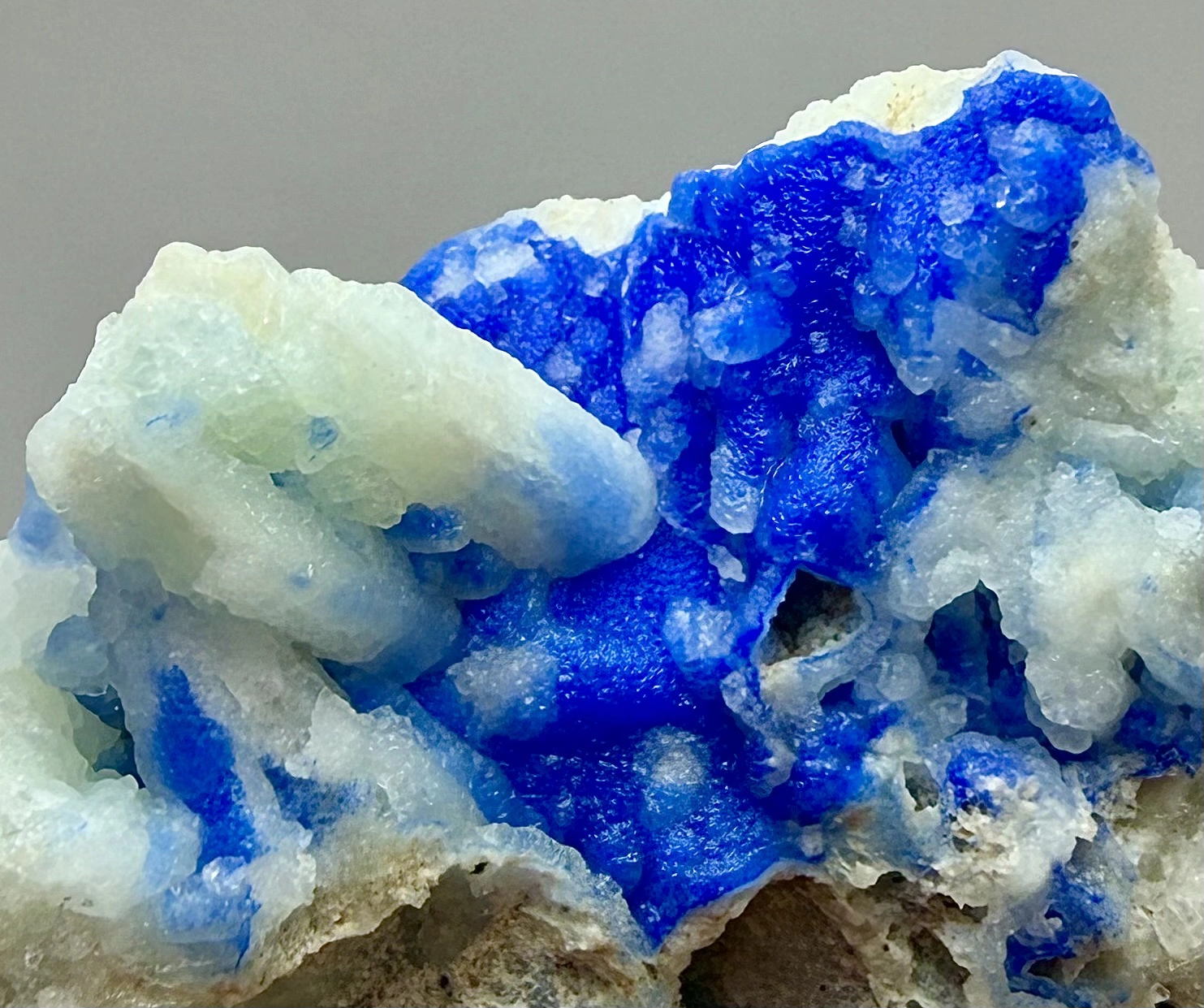 Azurite Crystal Specimen with Aragonite on Matrix – 40 g - Image 3