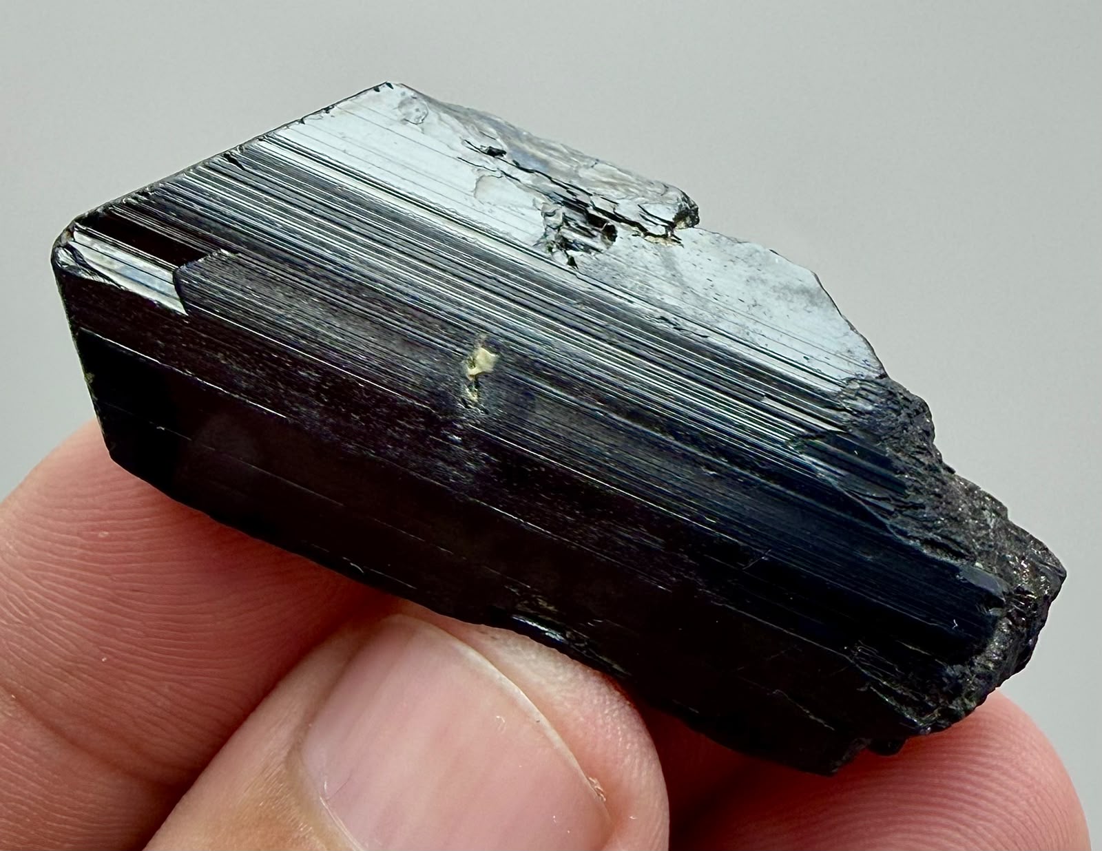 Aegirine Crystal – Rare Mineral Specimen, 17 g, 49 × 22 × 9 mm - Image 5