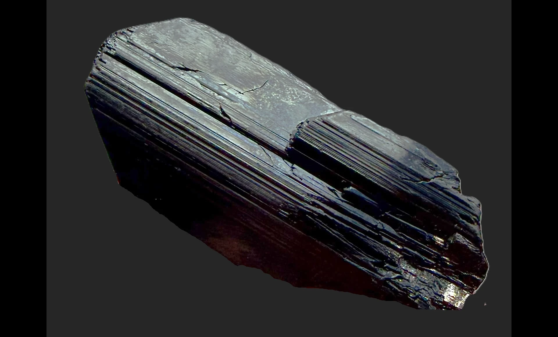 Aegirine Crystal – Rare Mineral Specimen, 17 g, 49 × 22 × 9 mm